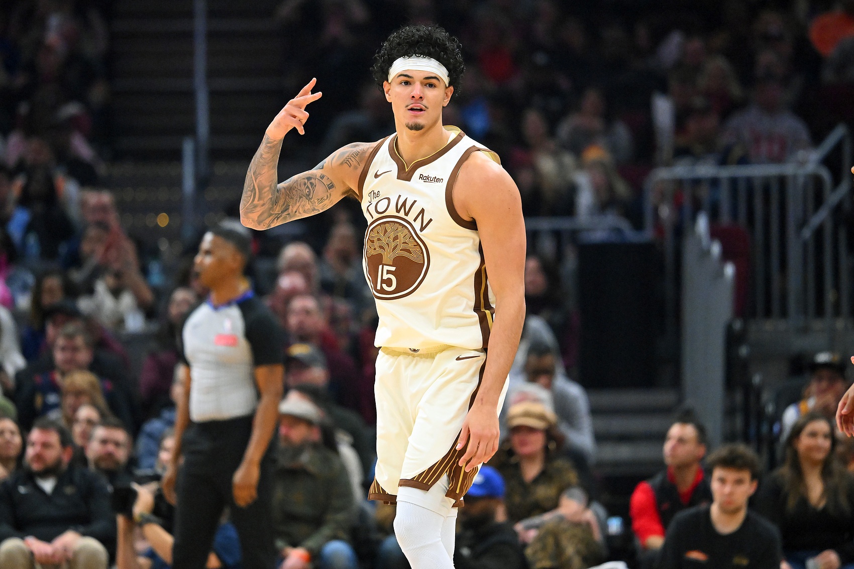 星空体育APP-脚踝扭伤！科尔：桑托斯明天缺阵 希望不严重但预计他会缺阵几天