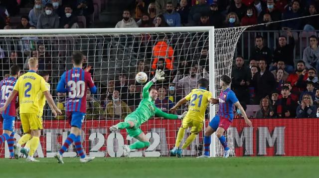 星空体育APP-梦魇巴萨回来了，主场输给保级队替补